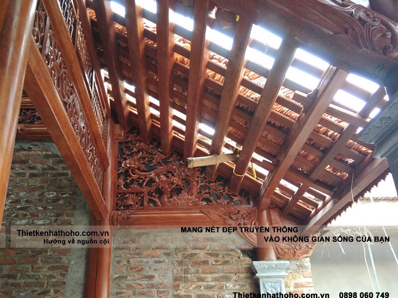 Mái hiên trước nhà thờ họ 3 gian 2 mái bằng gỗ Hương tại Thường Tín